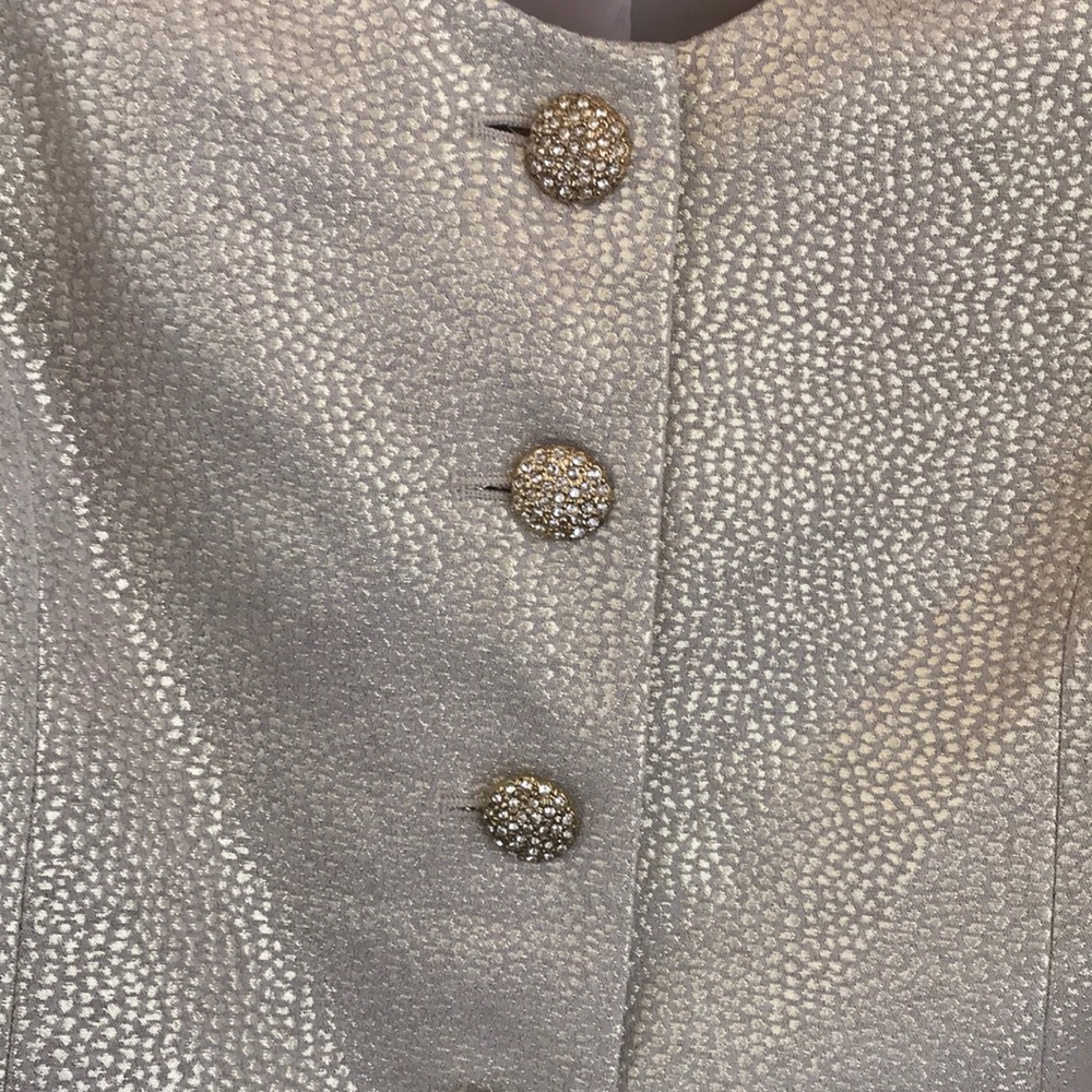 Dress Suit - Picture 2 of 5